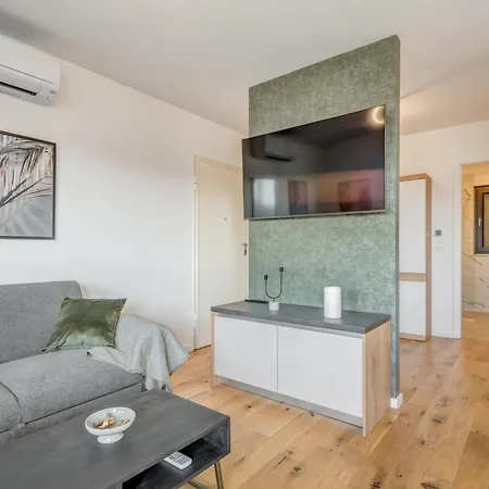 Brand New Strozanac - Near The * Podstrana
