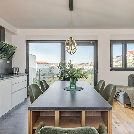 Brand New Strozanac - Near The Podstrana