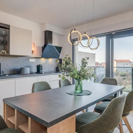 Brand New Strozanac - Near The Apartamento Podstrana